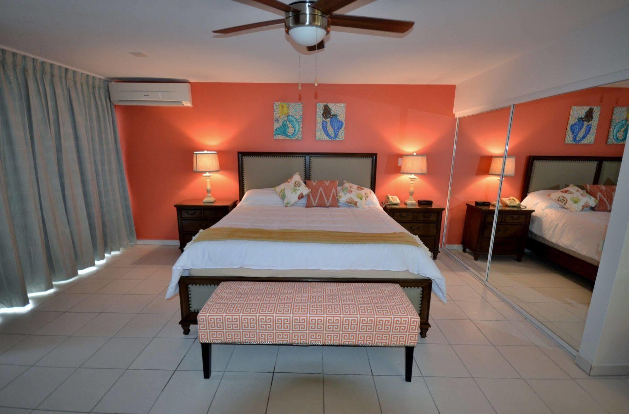 The Atrium Beach Resort And Spa, Ascend Hotel Collection Simpson Bay Extérieur photo