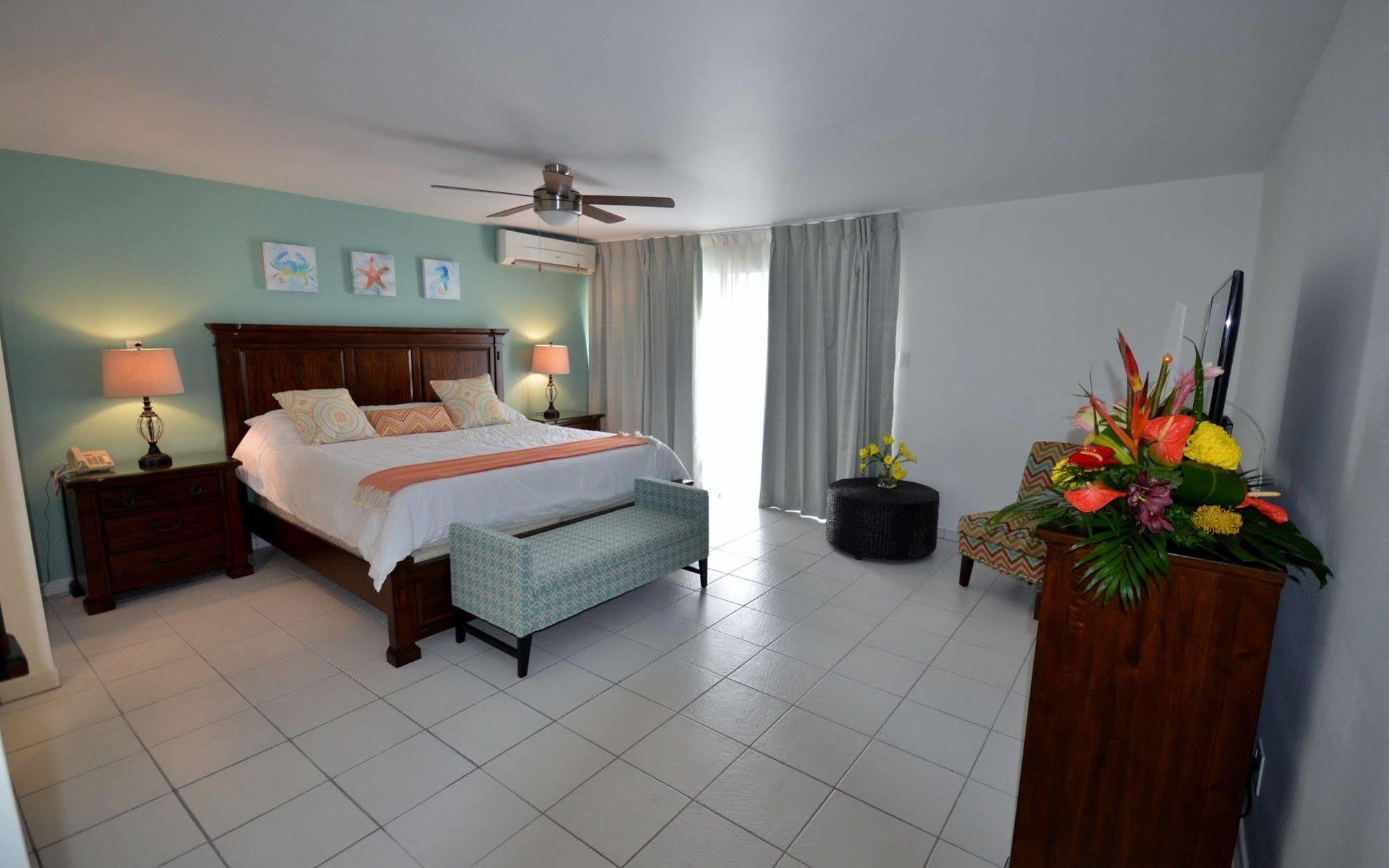 The Atrium Beach Resort And Spa, Ascend Hotel Collection Simpson Bay Extérieur photo