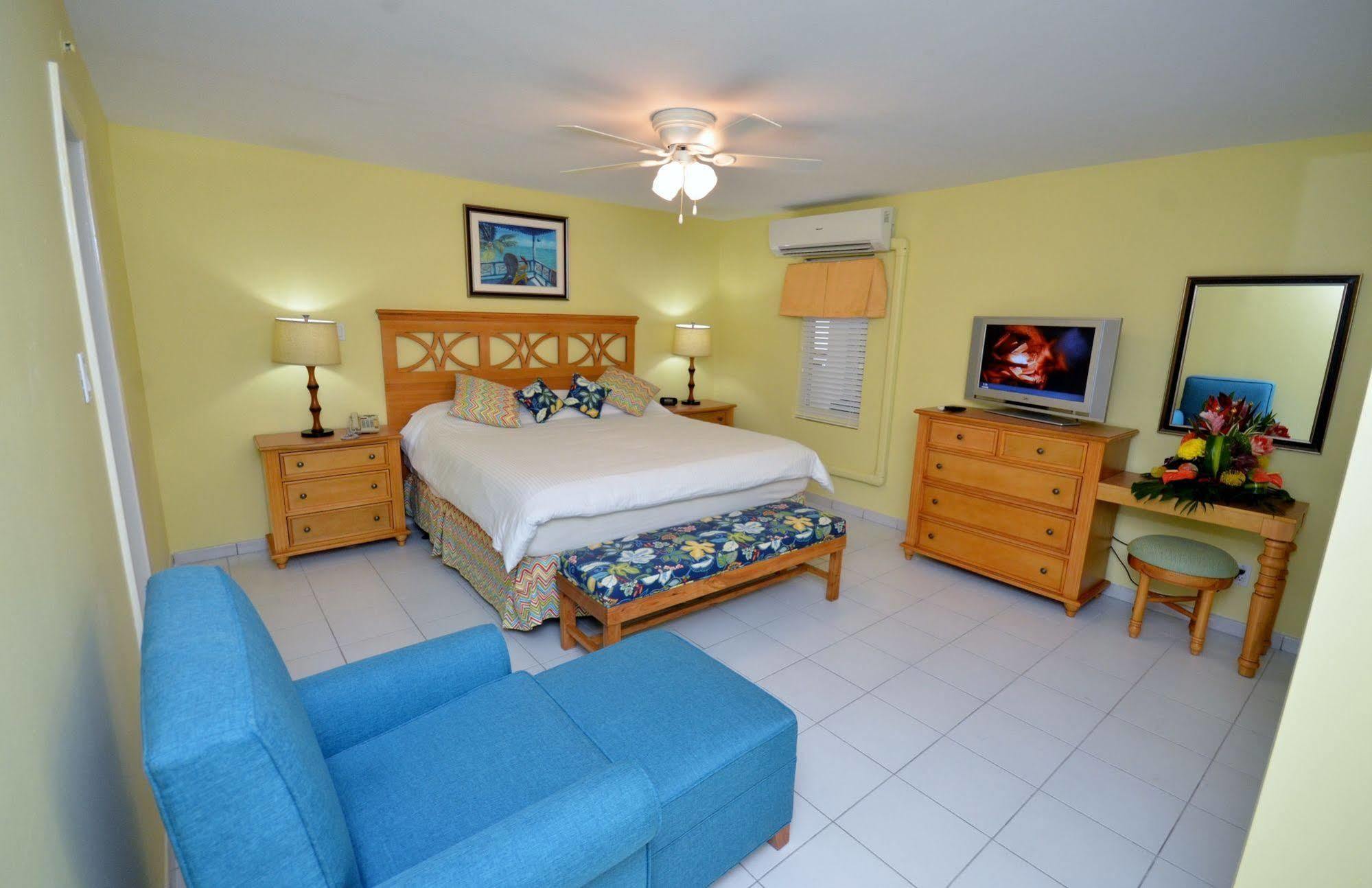The Atrium Beach Resort And Spa, Ascend Hotel Collection Simpson Bay Extérieur photo