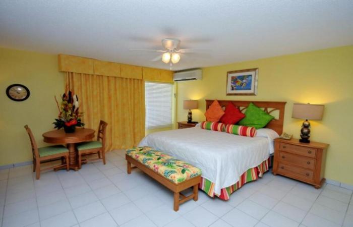 The Atrium Beach Resort And Spa, Ascend Hotel Collection Simpson Bay Extérieur photo